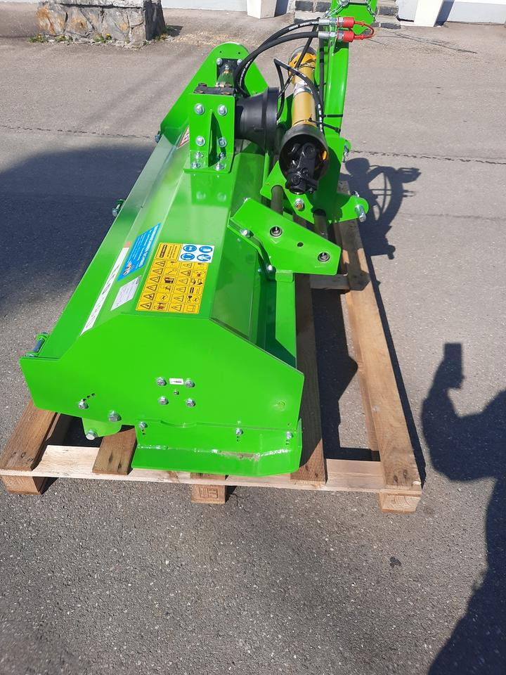 Neuer Mulcher, Schlegelmulcher Talex 1,8m hydr. Seitenverschub - Triturador de martelos: foto 2 Neuer Mulcher, Schlegelmulcher Talex 1,8m hydr. Seitenverschub - Triturador de martelos: foto 2