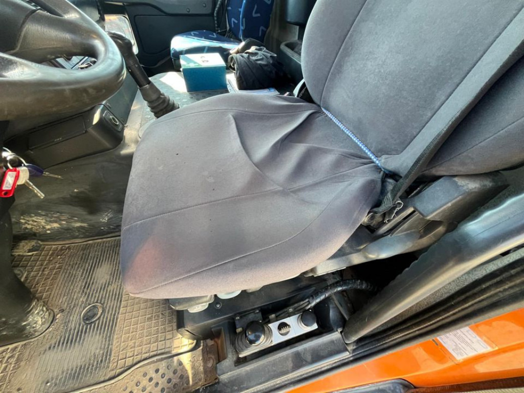 IVECO-MAGIRUS TRACKER AD260T50 6x4 3-Achs Kipper Schalter, Blatt - Camião basculante: foto 4 IVECO-MAGIRUS TRACKER AD260T50 6x4 3-Achs Kipper Schalter, Blatt - Camião basculante: foto 4