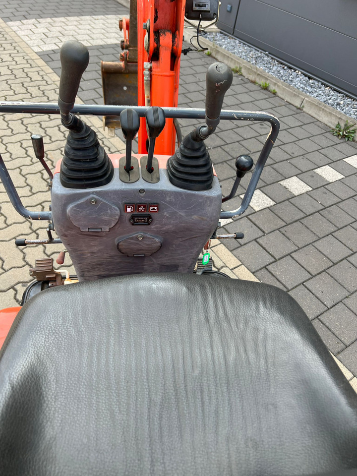 KUBOTA Minibagger U 10 - 3 Minibagger Kurzheck - Mini escavadeira: foto 5 KUBOTA Minibagger U 10 - 3 Minibagger Kurzheck - Mini escavadeira: foto 5