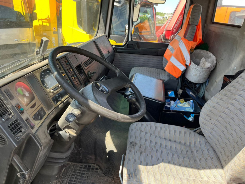 MAN MAN F2000 Abrollkipper mit Kran 27.342 6x4 - Camião polibenne, Camião grua: foto 5 MAN MAN F2000 Abrollkipper mit Kran 27.342 6x4 - Camião polibenne, Camião grua: foto 5