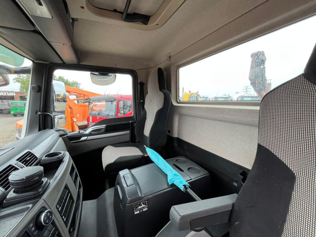 MAN TG-M 18.320 4x2 Absetzkipper Meiller, Funk - Camião multibenne: foto 2 MAN TG-M 18.320 4x2 Absetzkipper Meiller, Funk - Camião multibenne: foto 2