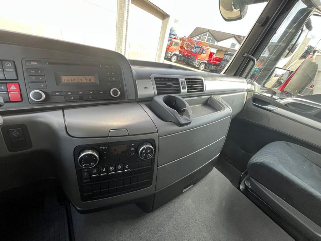 Camião basculante MAN TG-S 26.440 6x4 BB 3-Achs Kipper Schalter: foto 12 Camião basculante MAN TG-S 26.440 6x4 BB 3-Achs Kipper Schalter: foto 12