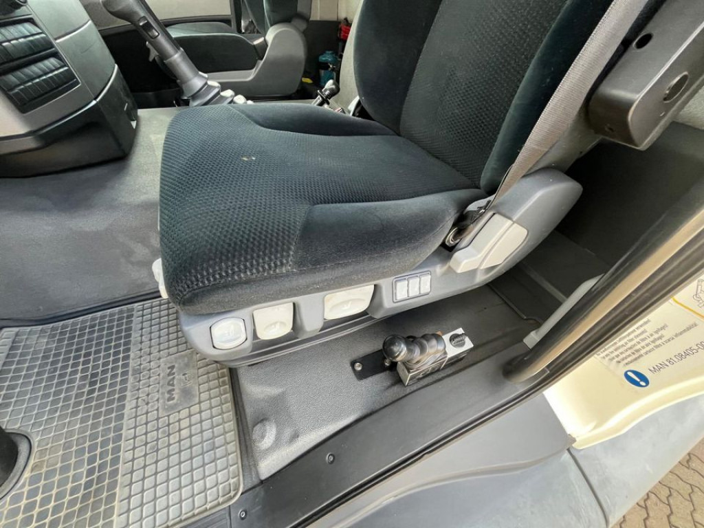 MAN TG-S 26.440 6x4 BB 3-Achs Kipper Schalter - Camião basculante: foto 3 MAN TG-S 26.440 6x4 BB 3-Achs Kipper Schalter - Camião basculante: foto 3