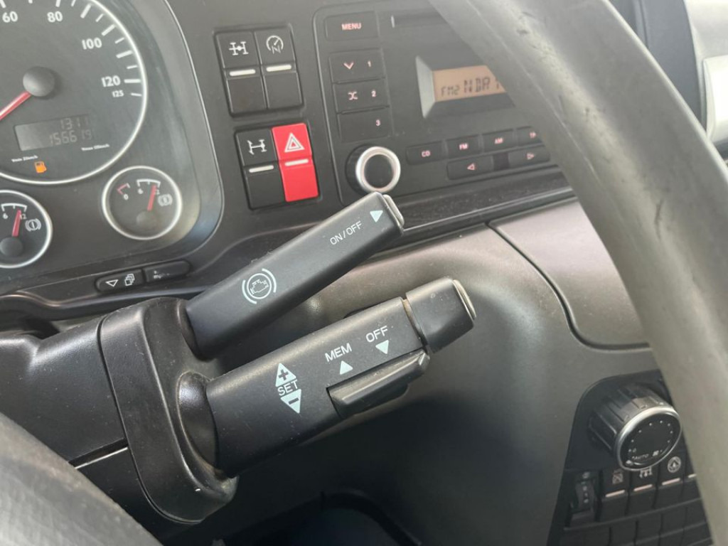 Camião basculante MAN TG-S 26.440 6x4 BB 3-Achs Kipper Schalter: foto 11 Camião basculante MAN TG-S 26.440 6x4 BB 3-Achs Kipper Schalter: foto 11