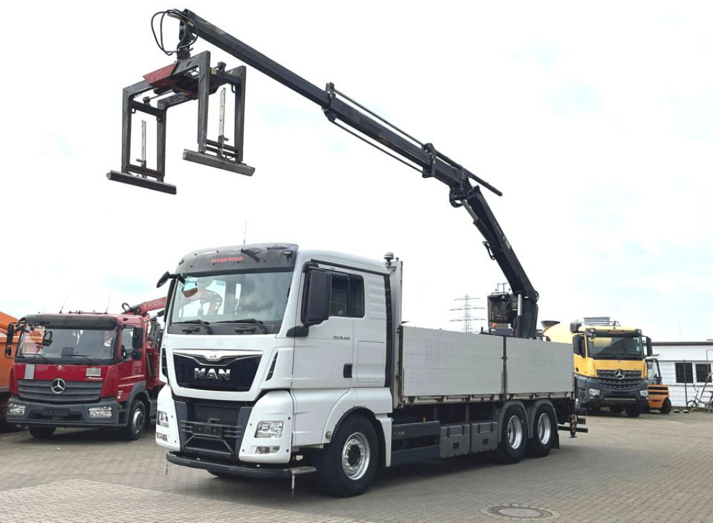 MAN TG-X 26.440 6x4 Pritsche Heckkran Hiab XS 166 - Camião de caixa aberta/ Plataforma, Camião grua: foto 1 MAN TG-X 26.440 6x4 Pritsche Heckkran Hiab XS 166 - Camião de caixa aberta/ Plataforma, Camião grua: foto 1