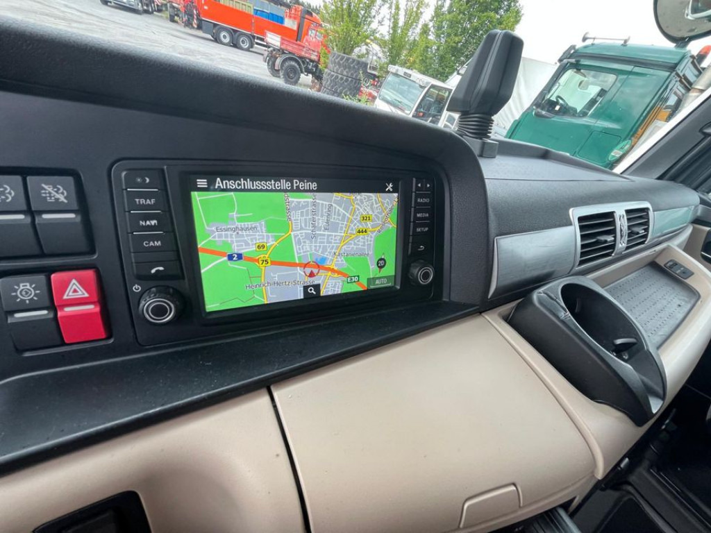 MAN TG-X 26.460 6x2-2 BL Pritsche Kran PK 24.001 Funk Lenk - Camião de caixa aberta/ Plataforma, Camião grua: foto 2 MAN TG-X 26.460 6x2-2 BL Pritsche Kran PK 24.001 Funk Lenk - Camião de caixa aberta/ Plataforma, Camião grua: foto 2