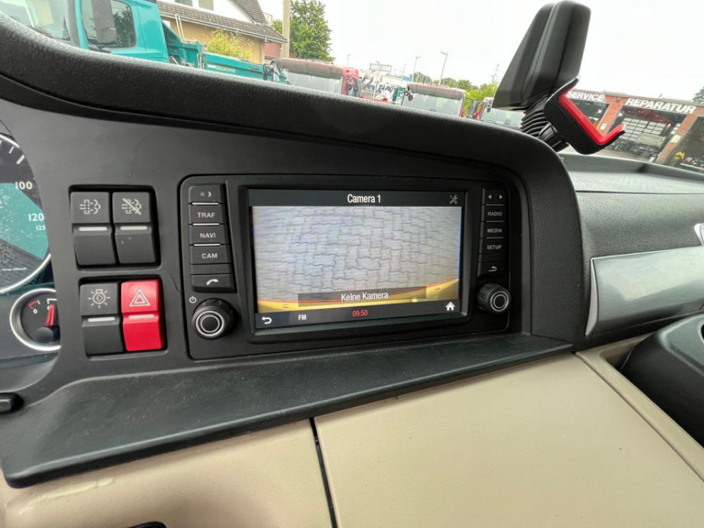 MAN TG-X 26.500 6x2-2 LL Pritsche Heckkran 53m to, Funk,Twistlock. - Camião de caixa aberta/ Plataforma, Camião grua: foto 5 MAN TG-X 26.500 6x2-2 LL Pritsche Heckkran 53m to, Funk,Twistlock. - Camião de caixa aberta/ Plataforma, Camião grua: foto 5