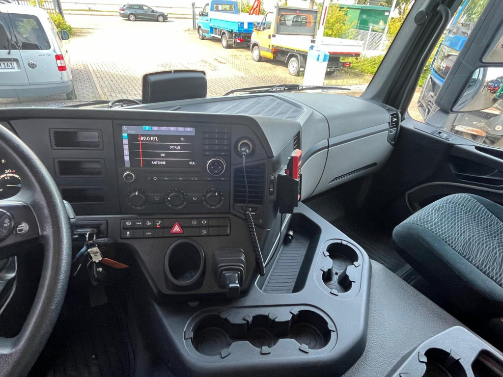 MERCEDES-BENZ Antos 1830 L nR 4x2 Standardkoffer LBW LBW 2to+Funk - Camião furgão: foto 4 MERCEDES-BENZ Antos 1830 L nR 4x2 Standardkoffer LBW LBW 2to+Funk - Camião furgão: foto 4