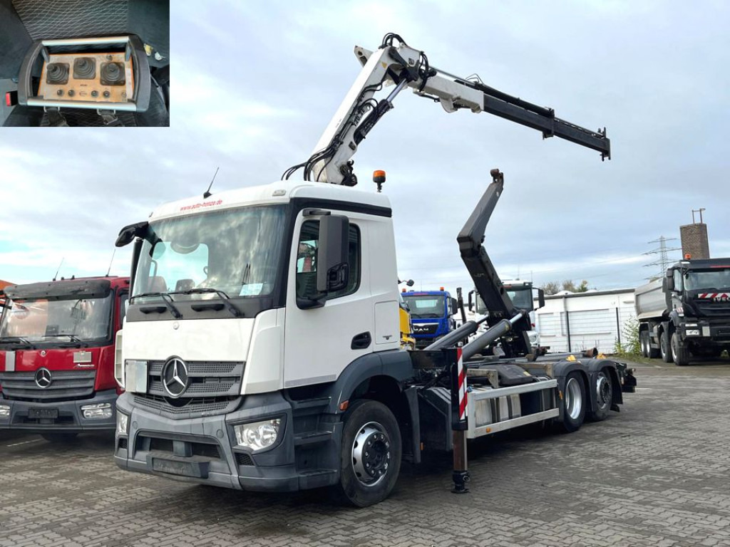 MERCEDES-BENZ Antos 2543 L 6x2 Abrollkipper mit Kran Funk+Greiferst. - Camião polibenne, Camião grua: foto 1 MERCEDES-BENZ Antos 2543 L 6x2 Abrollkipper mit Kran Funk+Greiferst. - Camião polibenne, Camião grua: foto 1