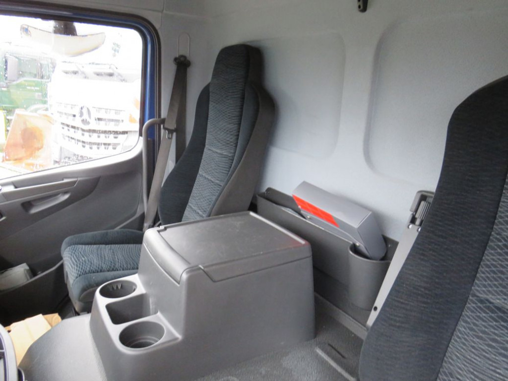 MERCEDES-BENZ Atego 1224 L Pritsche LBW LBW 1.5to - Camião de lona: foto 3 MERCEDES-BENZ Atego 1224 L Pritsche LBW LBW 1.5to - Camião de lona: foto 3