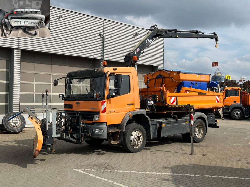 MERCEDES-BENZ Atego 1624 AK 4x4 2-Achs Allradkipper Kran Winterdienst - Camião basculante, Camião grua: foto 1 MERCEDES-BENZ Atego 1624 AK 4x4 2-Achs Allradkipper Kran Winterdienst - Camião basculante, Camião grua: foto 1