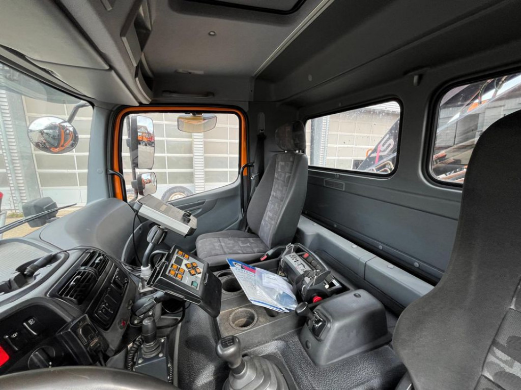 MERCEDES-BENZ Atego 1624 AK 4x4 2-Achs Allradkipper Kran Winterdienst - Camião basculante, Camião grua: foto 3 MERCEDES-BENZ Atego 1624 AK 4x4 2-Achs Allradkipper Kran Winterdienst - Camião basculante, Camião grua: foto 3