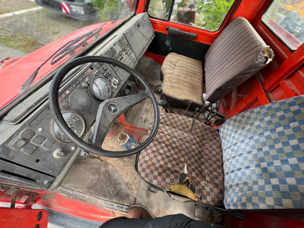 MERCEDES-BENZ Unimog U 424 2-Achs Allradkipper Front+Heckhydraulik Besen - Camião basculante: foto 5 MERCEDES-BENZ Unimog U 424 2-Achs Allradkipper Front+Heckhydraulik Besen - Camião basculante: foto 5