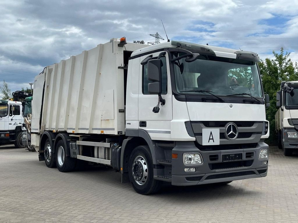 Mercedes-Benz Actros 2532 L 6x2 Müllwagen Faun Powerpress 25m³ - Caminhão de lixo: foto 2 Mercedes-Benz Actros 2532 L 6x2 Müllwagen Faun Powerpress 25m³ - Caminhão de lixo: foto 2