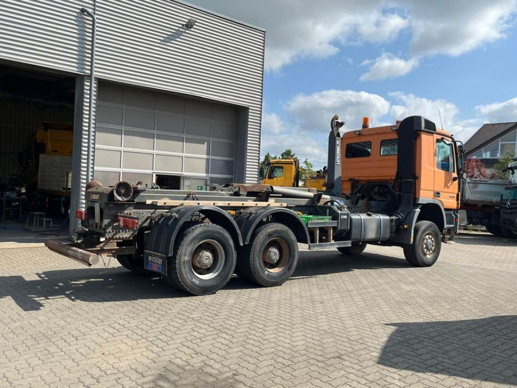 Mercedes-Benz Actros 3336 AK 6x6 Abrollkipper org. nur 84TKM - Camião polibenne: foto 4 Mercedes-Benz Actros 3336 AK 6x6 Abrollkipper org. nur 84TKM - Camião polibenne: foto 4