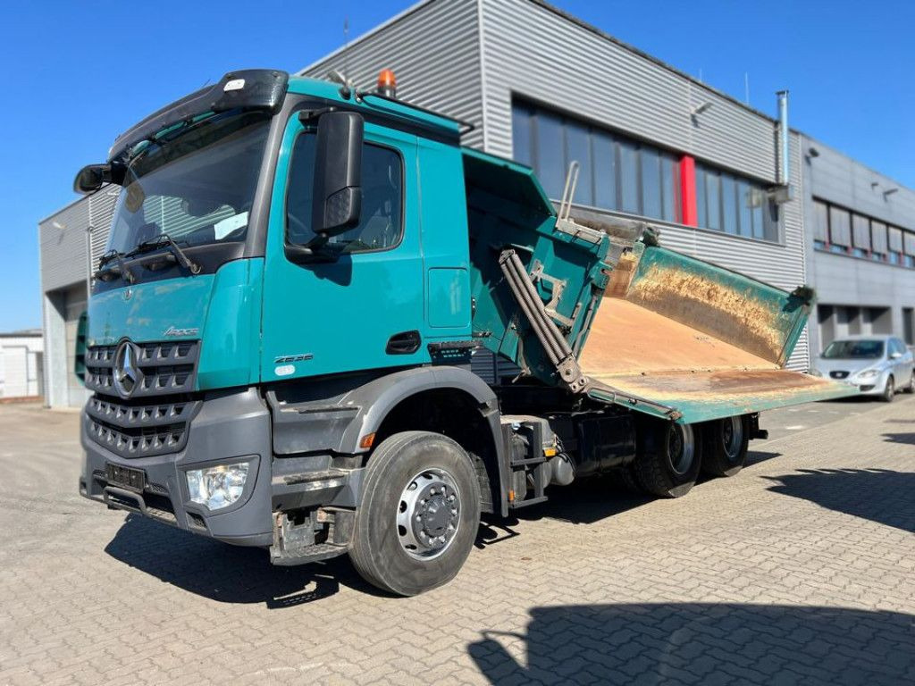 Mercedes-Benz Arocs 2636 6x6 HAD 3-Achs Allradkipper Meiller Mercedes-Benz Arocs 2636 6x6 HAD 3-Achs Allradkipper Meiller - Camião basculante: foto 1 Mercedes-Benz Arocs 2636 6x6 HAD 3-Achs Allradkipper Meiller Mercedes-Benz Arocs 2636 6x6 HAD 3-Achs Allradkipper Meiller - Camião basculante: foto 1