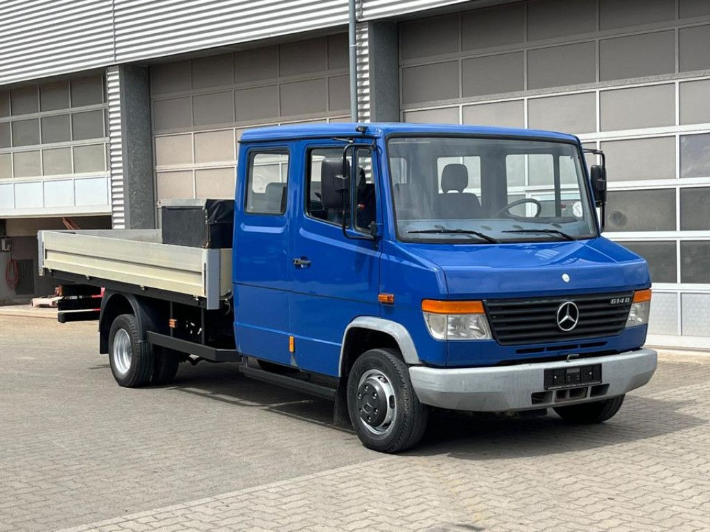 Mercedes-Benz Vario 614 D Pritsche Doppelkabine LKW Motor 4.3 - Carrinha de caixa aberta, Carrinha cabine dupla: foto 2 Mercedes-Benz Vario 614 D Pritsche Doppelkabine LKW Motor 4.3 - Carrinha de caixa aberta, Carrinha cabine dupla: foto 2
