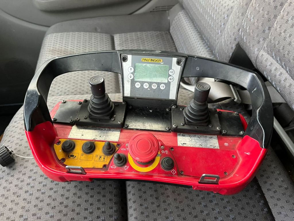 NISSAN (E) NISSAN (E) Cabstar Hubarbeitsbühne 35.13 Palfinger 14mtr - Caminhão com plataforma aérea: foto 5 NISSAN (E) NISSAN (E) Cabstar Hubarbeitsbühne 35.13 Palfinger 14mtr - Caminhão com plataforma aérea: foto 5