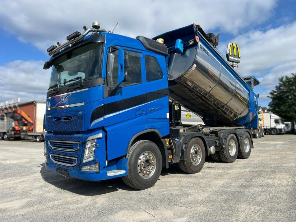 Volvo FH 500 8x4 TR 4 Achs Muldenkipper Carnehl Hardox - Camião multibenne: foto 1 Volvo FH 500 8x4 TR 4 Achs Muldenkipper Carnehl Hardox - Camião multibenne: foto 1