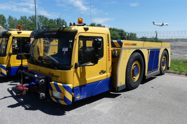 Pushback Kamag Towbear - Trator de push-back: foto 1 Pushback Kamag Towbear - Trator de push-back: foto 1