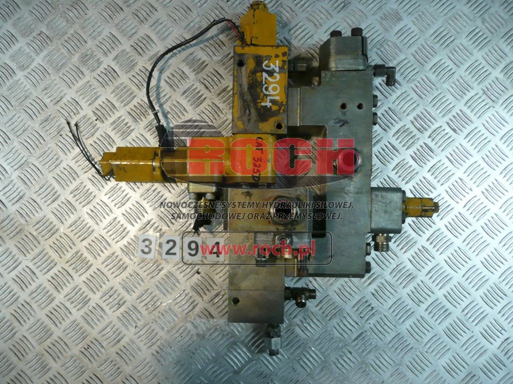 CATERPILLAR 215-890HE01 033075 - 2 SEKCYJNY + 3767792 225-5807 0328811244-031 + 218-1011HE01 + CEWKI - Válvula hidráulica: foto 2 CATERPILLAR 215-890HE01 033075 - 2 SEKCYJNY + 3767792 225-5807 0328811244-031 + 218-1011HE01 + CEWKI - Válvula hidráulica: foto 2