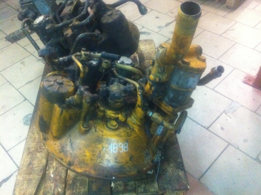 FIAT 815 BIS + A13153 + A42X 341069 + 790129418A00411 - Bomba hidráulica para Máquina de construção: foto 1 FIAT 815 BIS + A13153 + A42X 341069 + 790129418A00411 - Bomba hidráulica para Máquina de construção: foto 1