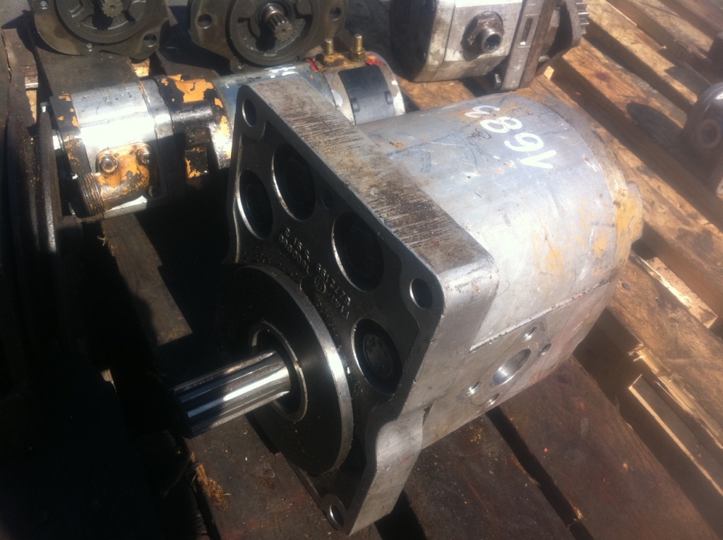 FIAT A250X 6D11 - Bomba hidráulica para Máquina de construção: foto 1 FIAT A250X 6D11 - Bomba hidráulica para Máquina de construção: foto 1