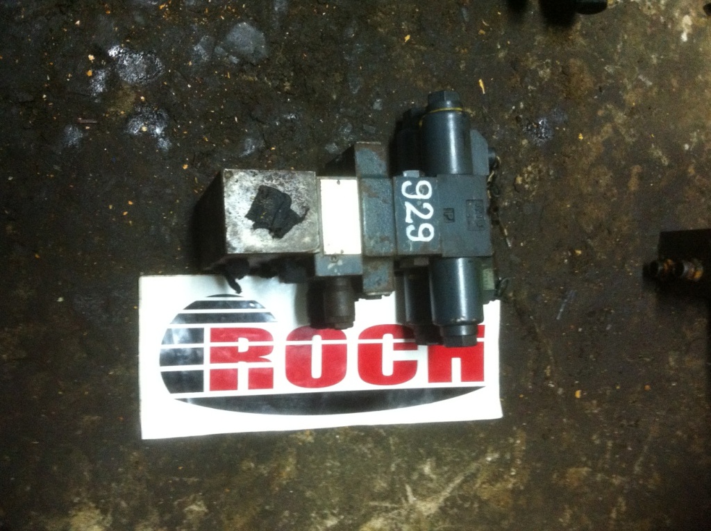 KAWASAKI ZDB6VP2-K30/100 + Z2S6-40 - 2 SEKCYJNY + 4WE6G-60L0/AG12NS + CEWKI - Válvula hidráulica para Máquina de construção: foto 1 KAWASAKI ZDB6VP2-K30/100 + Z2S6-40 - 2 SEKCYJNY + 4WE6G-60L0/AG12NS + CEWKI - Válvula hidráulica para Máquina de construção: foto 1