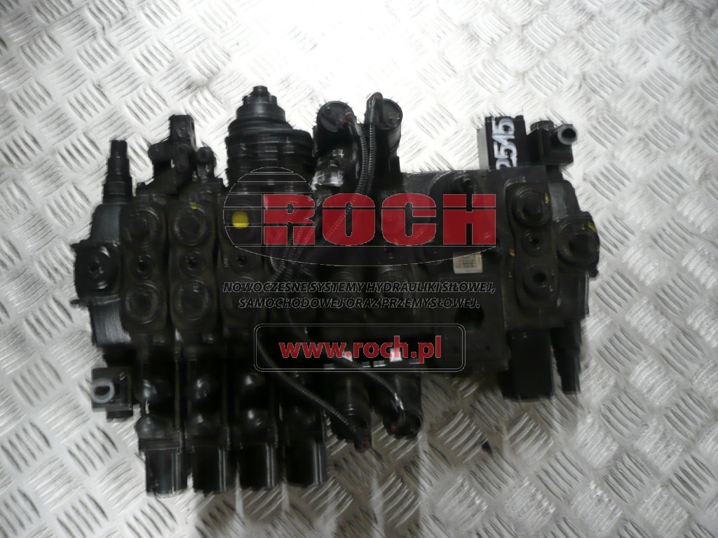 MANITOU 113700097 TM1700053013 R.52536374 113700081 IPC403030/003 R.52508817 - 7 SEKCYJNY - Válvula hidráulica: foto 1 MANITOU 113700097 TM1700053013 R.52536374 113700081 IPC403030/003 R.52508817 - 7 SEKCYJNY - Válvula hidráulica: foto 1