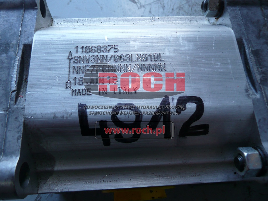 SAUER 11068375 SNW3NN/063LN01BL NNF7F6NNNN/NNNNN + 83054058 SN03NN/026BN11DM NNF6F5NNNN/NNNNN + 83054058 SN03NN/026BN11DM NNF6F5NNNN/NNNNN + 211.25.421.0A SNQ3NN/26LN11DBP1F6F5NNNN/NNNNN - Bomba hidráulica: foto 2 SAUER 11068375 SNW3NN/063LN01BL NNF7F6NNNN/NNNNN + 83054058 SN03NN/026BN11DM NNF6F5NNNN/NNNNN + 83054058 SN03NN/026BN11DM NNF6F5NNNN/NNNNN + 211.25.421.0A SNQ3NN/26LN11DBP1F6F5NNNN/NNNNN - Bomba hidráulica: foto 2