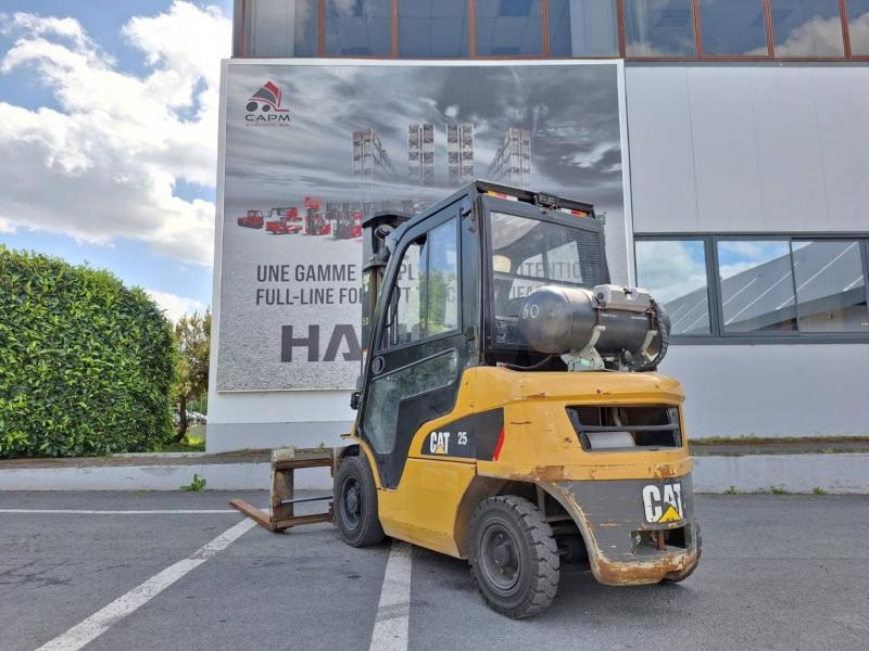 Caterpillar GP25NTD - Empilhador a gás: foto 4 Caterpillar GP25NTD - Empilhador a gás: foto 4