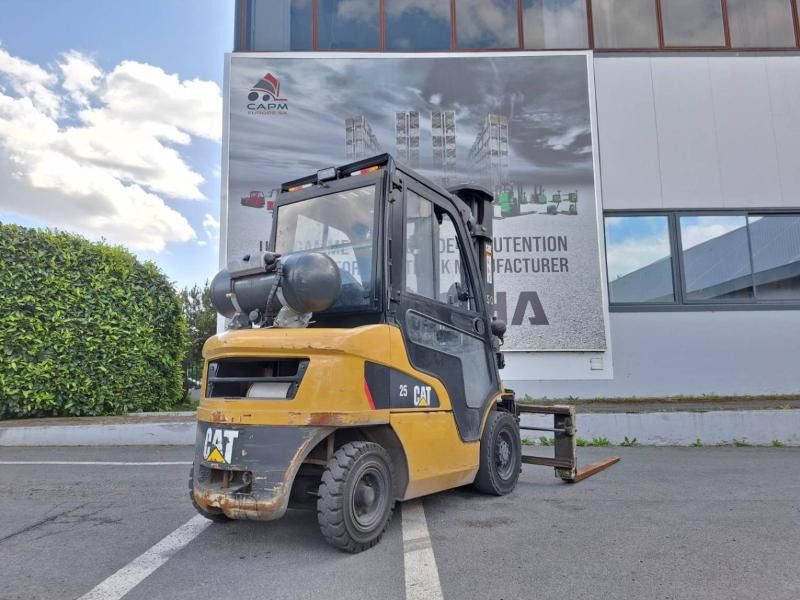 Caterpillar GP25NTD - Empilhador a gás: foto 5 Caterpillar GP25NTD - Empilhador a gás: foto 5