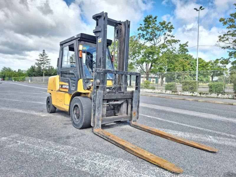 Caterpillar GP50K - Empilhador a gás: foto 1 Caterpillar GP50K - Empilhador a gás: foto 1