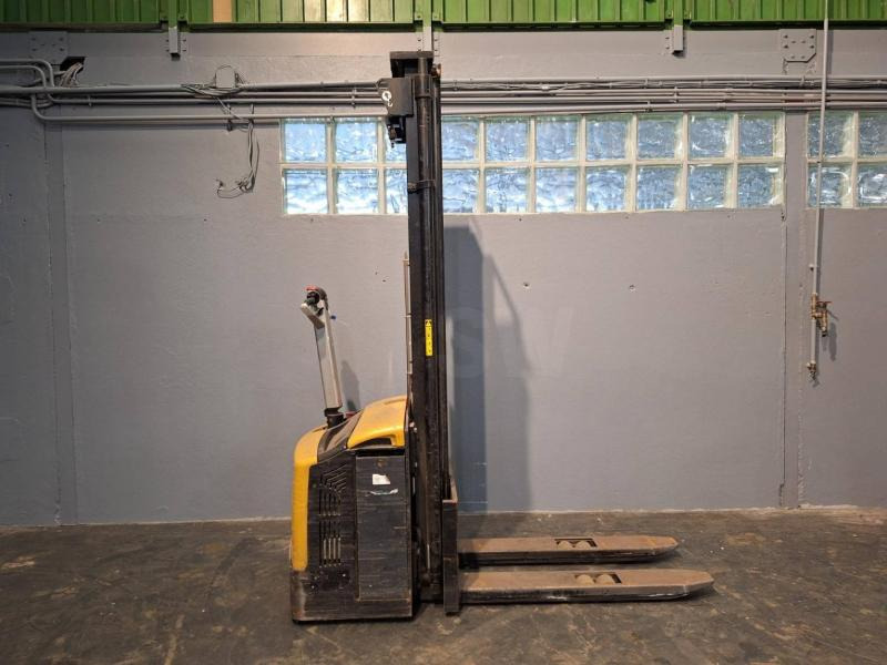 Stacker Caterpillar NSP16N: foto 6 Stacker Caterpillar NSP16N: foto 6