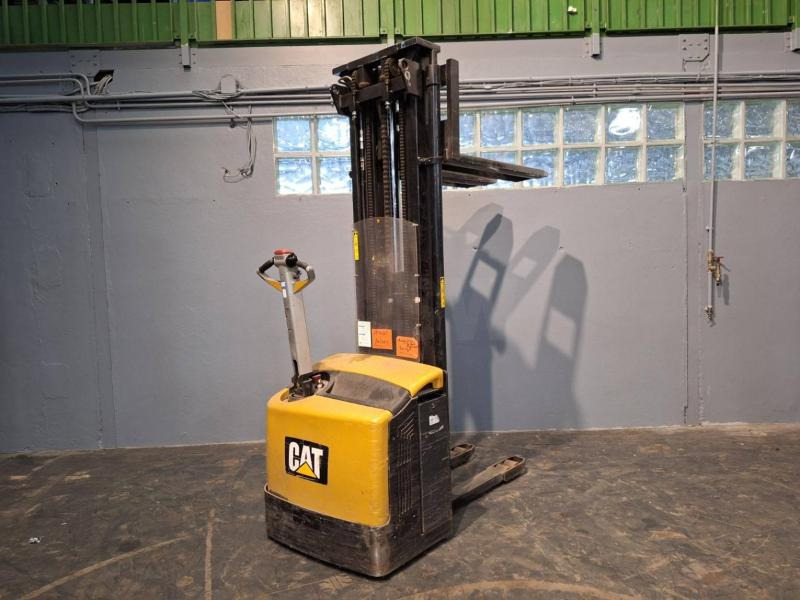 Stacker Caterpillar NSP16N: foto 9 Stacker Caterpillar NSP16N: foto 9