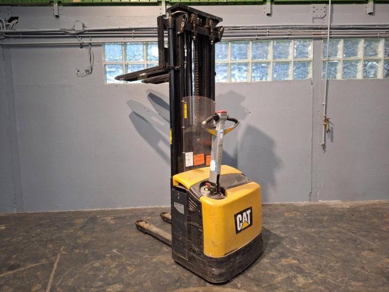 Stacker Caterpillar NSP16N: foto 10 Stacker Caterpillar NSP16N: foto 10