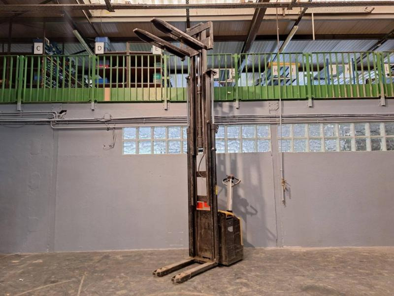 Stacker Caterpillar NSP16N: foto 13 Stacker Caterpillar NSP16N: foto 13