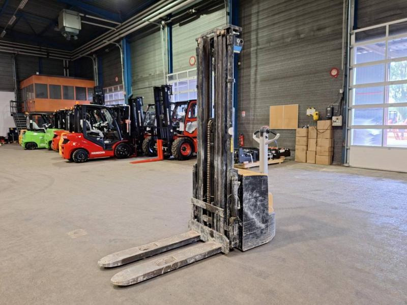 Caterpillar NSP16N2 - Stacker: foto 5 Caterpillar NSP16N2 - Stacker: foto 5