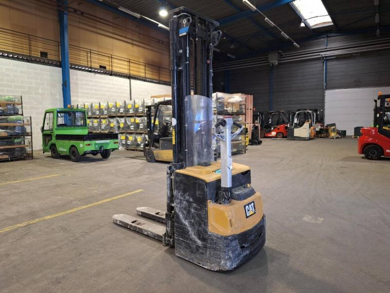 Caterpillar NSP16N2 - Stacker: foto 1 Caterpillar NSP16N2 - Stacker: foto 1