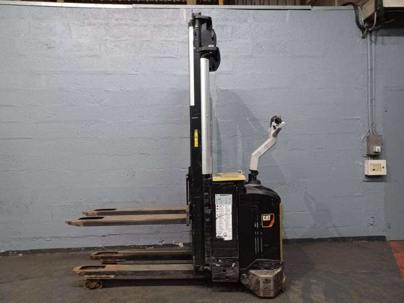 Caterpillar NSV16Ni - Stacker: foto 1 Caterpillar NSV16Ni - Stacker: foto 1