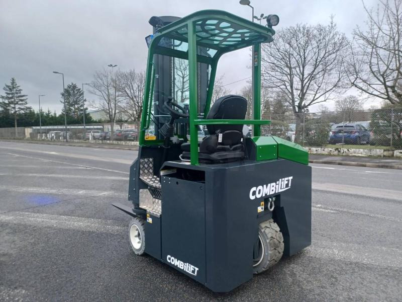 Combilift CBE3000 - Empilhador de 4 vias: foto 4 Combilift CBE3000 - Empilhador de 4 vias: foto 4