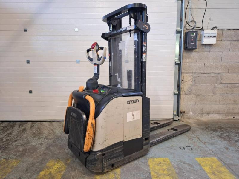 Crown ET4000-1.4 - Stacker: foto 5 Crown ET4000-1.4 - Stacker: foto 5
