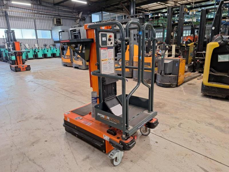 JLG POWER PICKER - Plataforma de mastro vertical: foto 1 JLG POWER PICKER - Plataforma de mastro vertical: foto 1