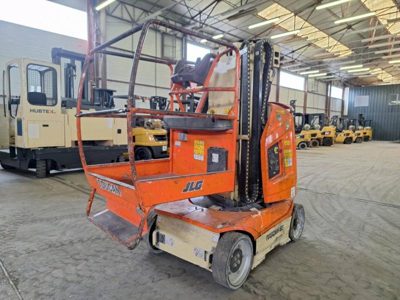 JLG Toucan 8E - Plataforma de mastro vertical: foto 1 JLG Toucan 8E - Plataforma de mastro vertical: foto 1