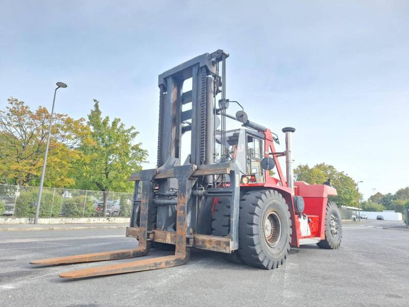Kalmar DCF370-1200 - Empilhador a diesel: foto 4 Kalmar DCF370-1200 - Empilhador a diesel: foto 4