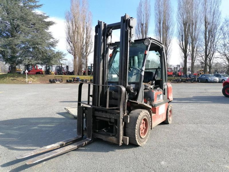 Nissan FGDO2A30Q - Empilhador a diesel: foto 3 Nissan FGDO2A30Q - Empilhador a diesel: foto 3