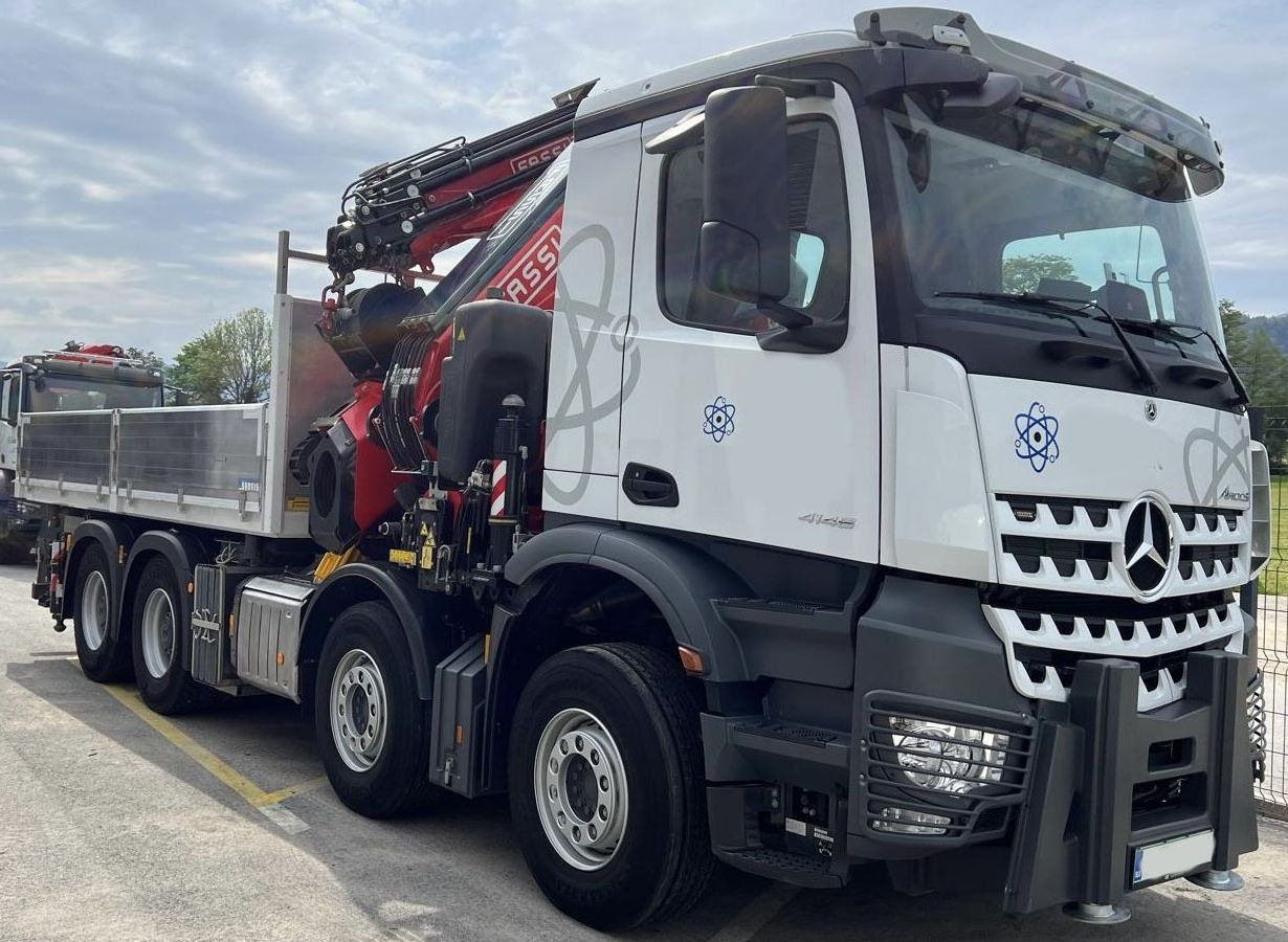 MERCEDES-BENZ Hiab Palfinger Fassi F990-8 JIB-6 - Camião grua: foto 1 MERCEDES-BENZ Hiab Palfinger Fassi F990-8 JIB-6 - Camião grua: foto 1