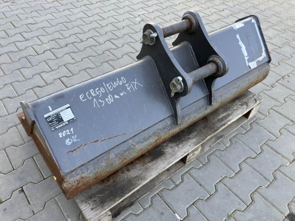 Volvo Böschungslöffel starr - Retroescavadeira: foto 2 Volvo Böschungslöffel starr - Retroescavadeira: foto 2