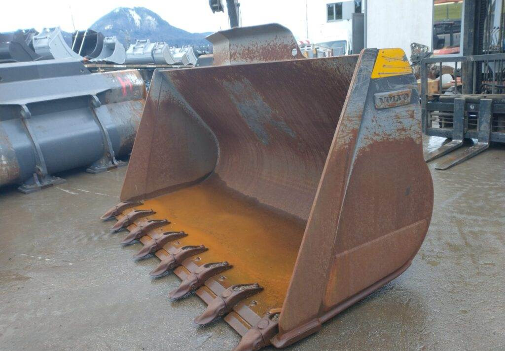 Volvo GP Schaufel 3,8/4,2m³ - Balde carregador para Máquina de construção: foto 4 Volvo GP Schaufel 3,8/4,2m³ - Balde carregador para Máquina de construção: foto 4