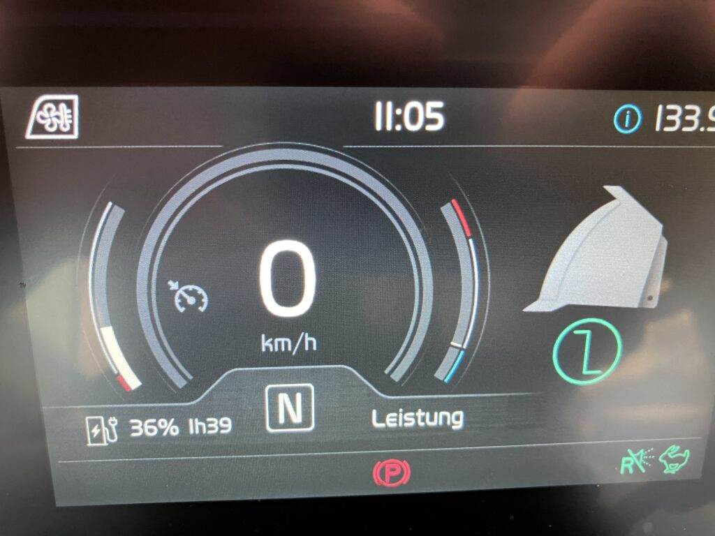 Mini pá carregadora Volvo JL25H Electric: foto 10